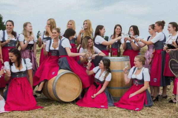 Weinfest 2023 mit der Dirndlschaft Grasbrunn