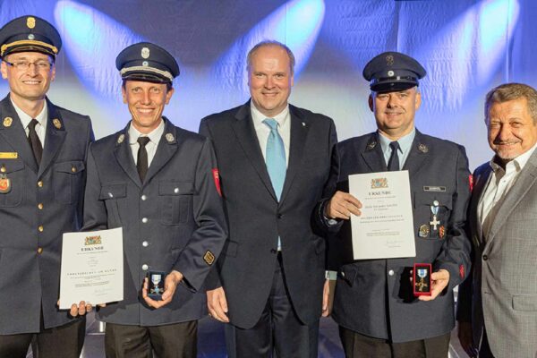 München ehrt langjährige Einsatzkräfte der Blaulichtorganisationen