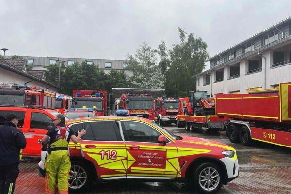 Feuerwehren im Landkreis München wegen Unwetter im Dauereinsatz